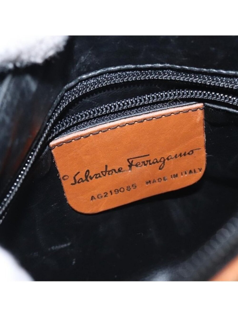 Authentic Salvatore Ferragamo Shoulder Bag Leather PVC Black Gold - Picture 15 of 16